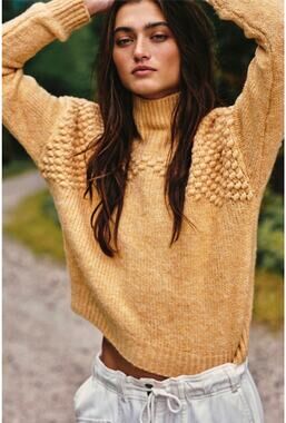 Free People Bradley Pullover Funnel Neck Sweater in Yellow, XL